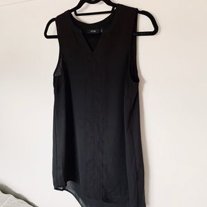 Sleeveless dress top